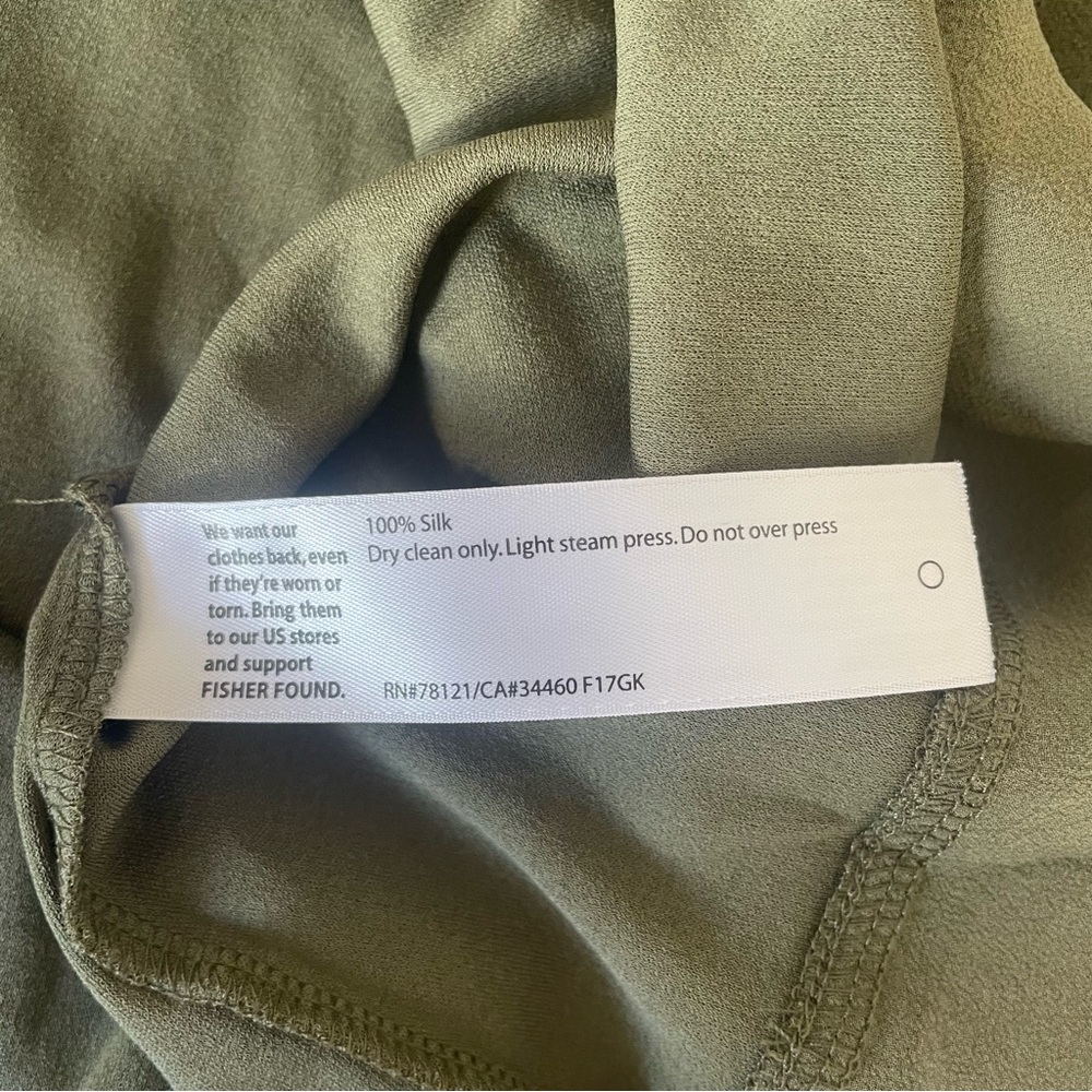 Eileen Fisher Silk Bateau Tunic in Olive Green. Size Medium - Picture 6 of 6